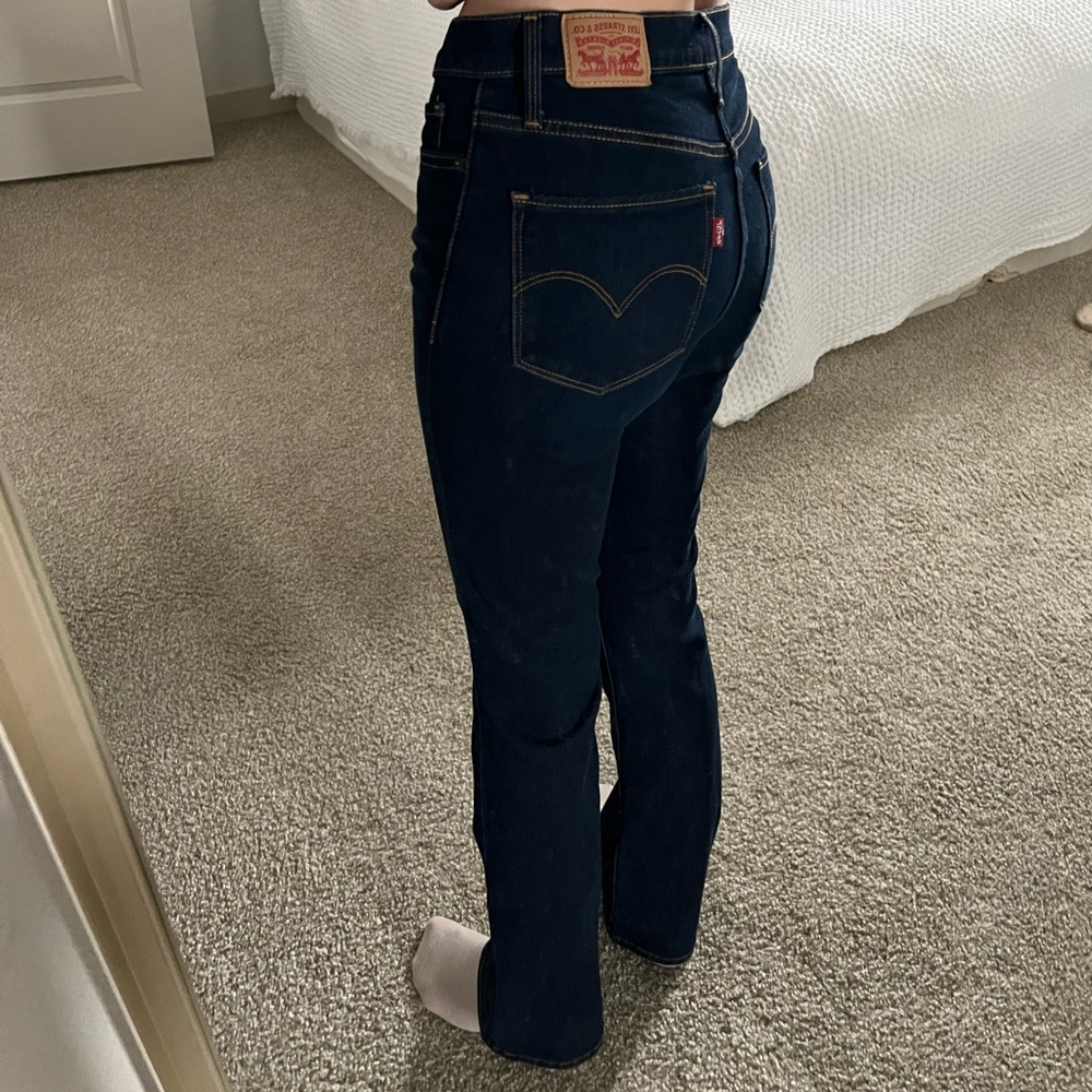 Levi’s jeans size 27